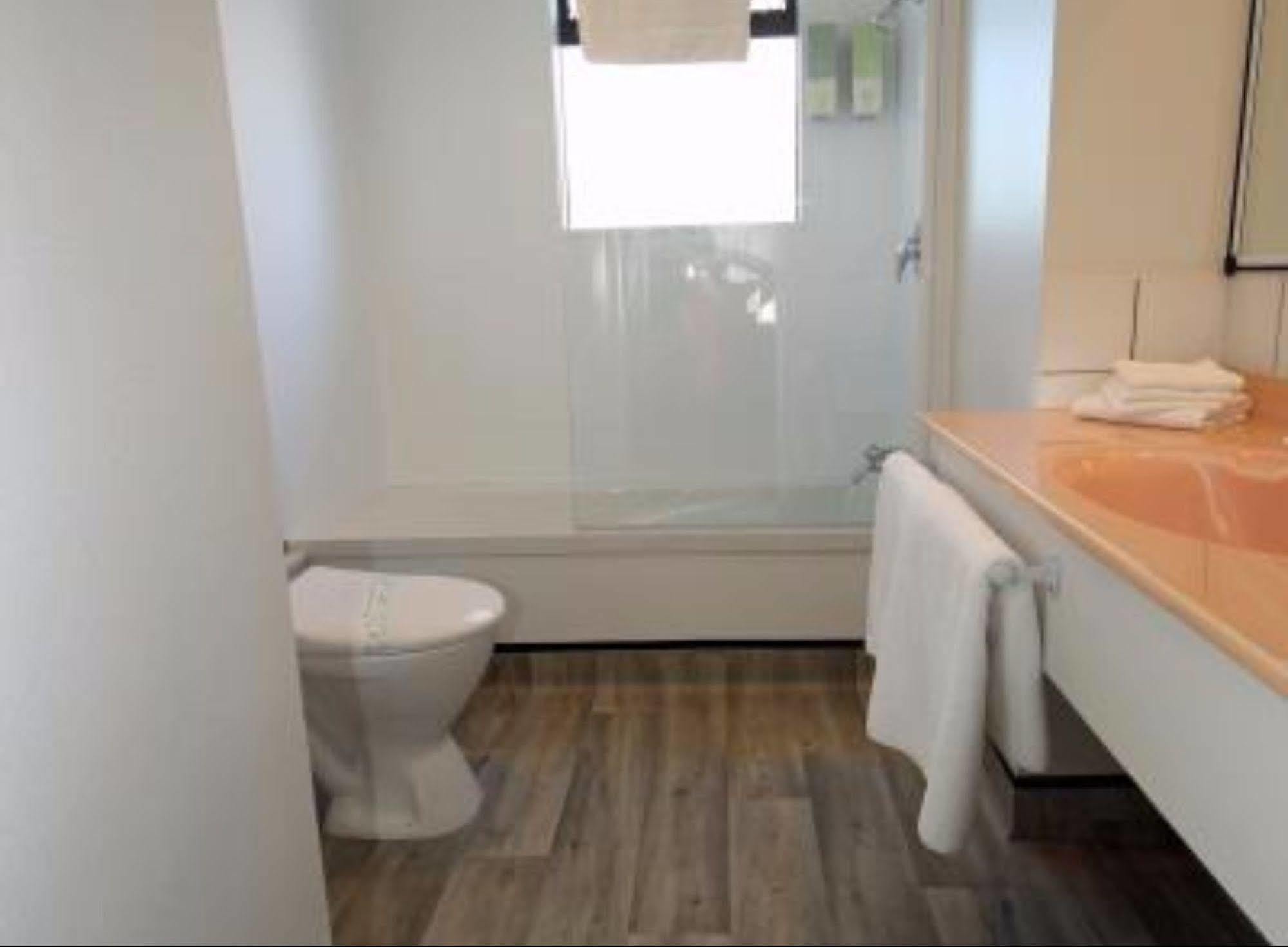 Champers Motor Inn Lower Hutt Εξωτερικό φωτογραφία