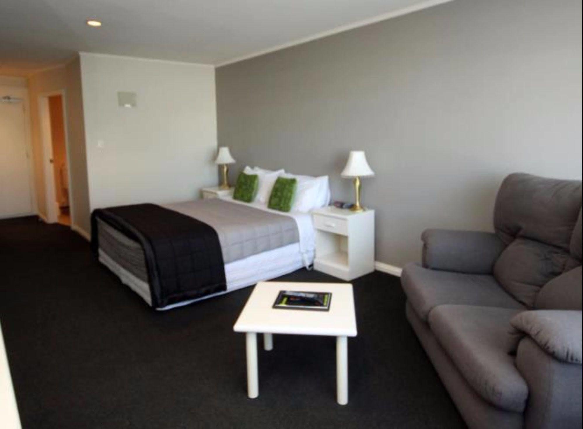 Champers Motor Inn Lower Hutt Εξωτερικό φωτογραφία