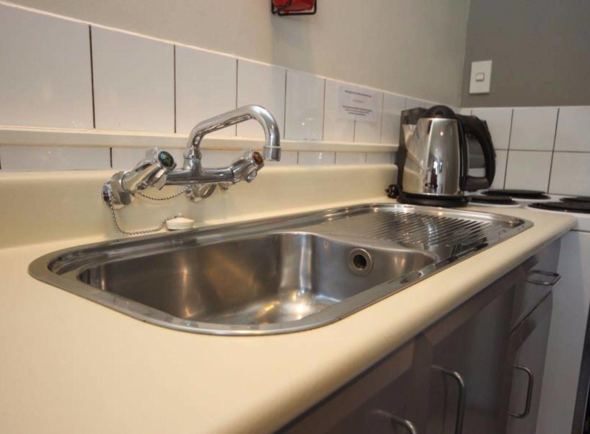 Champers Motor Inn Lower Hutt Εξωτερικό φωτογραφία